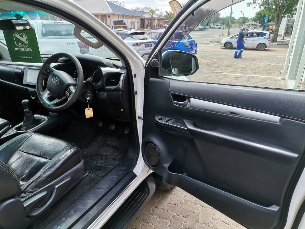 2017 Toyota Hilux photo 7