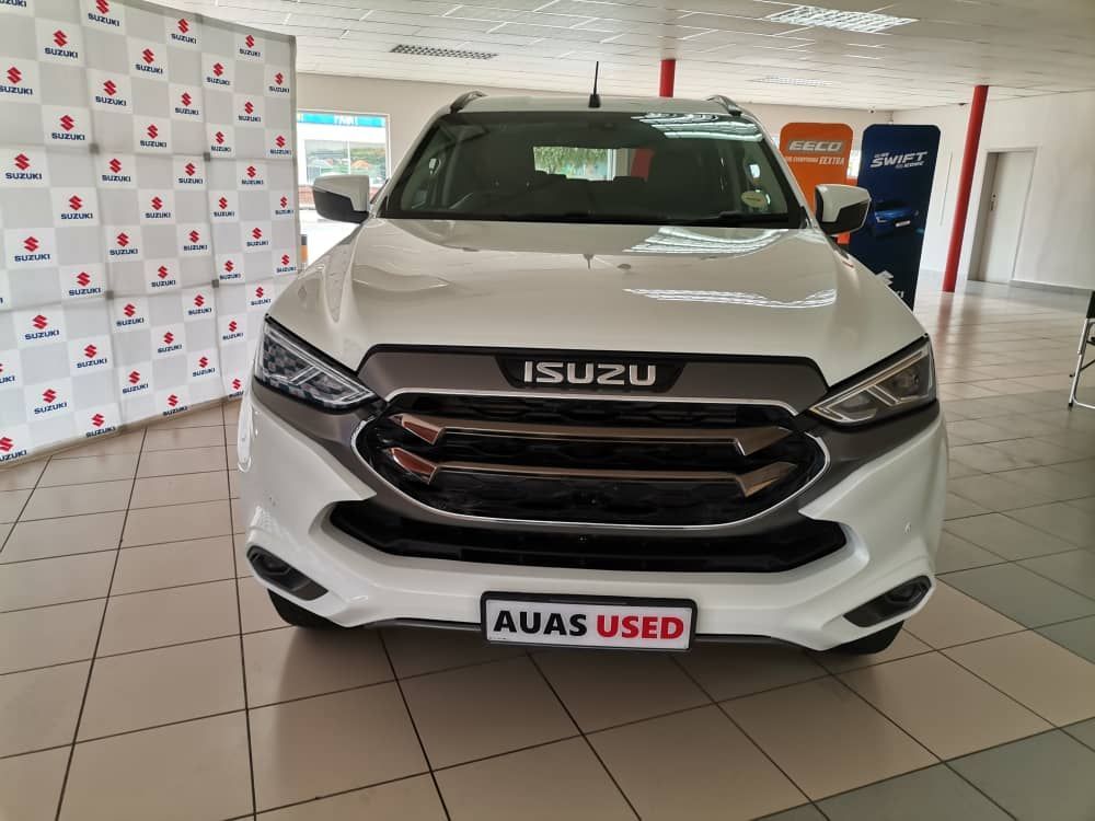 2023 Isuzu MU-X photo 2