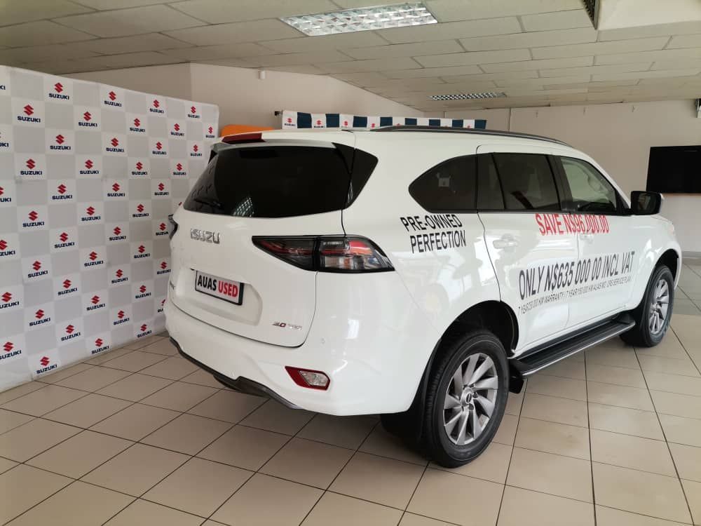 2023 Isuzu MU-X photo 5