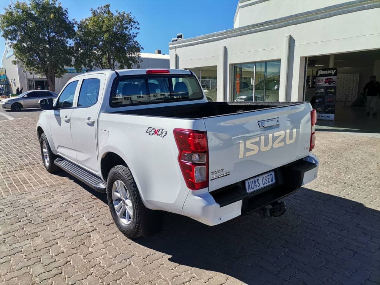 2023 Isuzu D-MAX photo 4