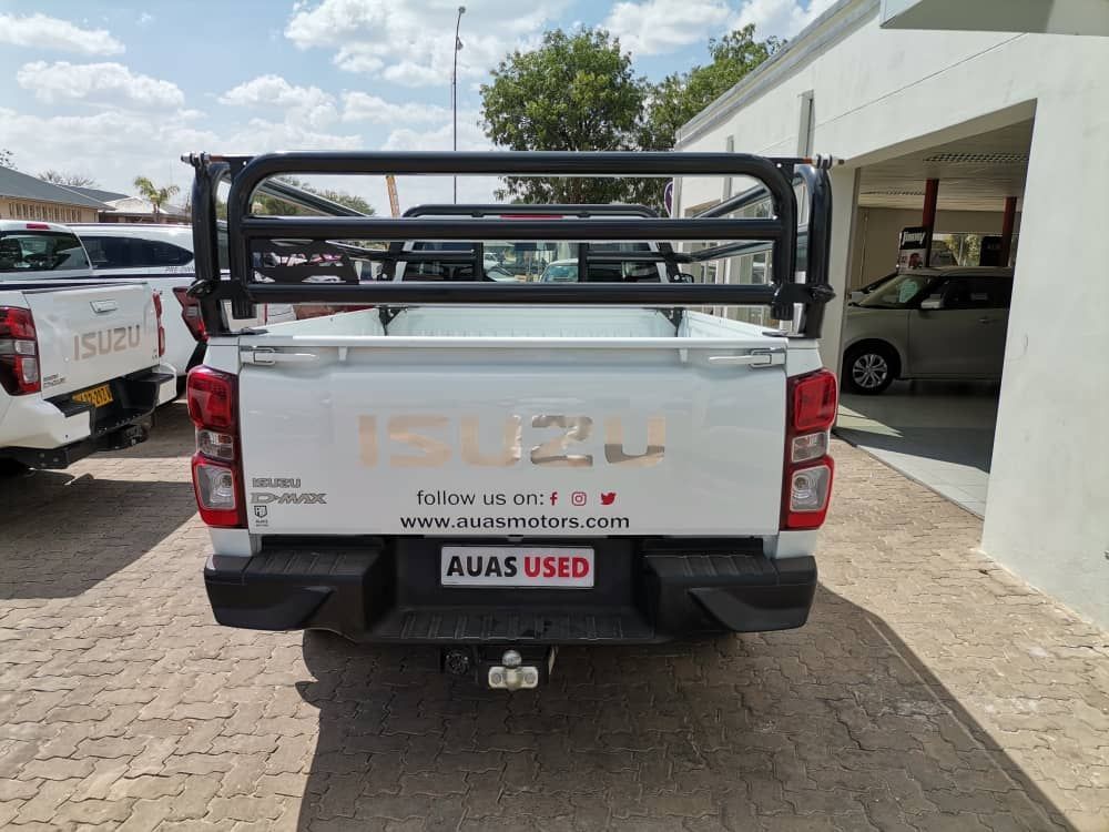 2024 Isuzu D-MAX photo 4