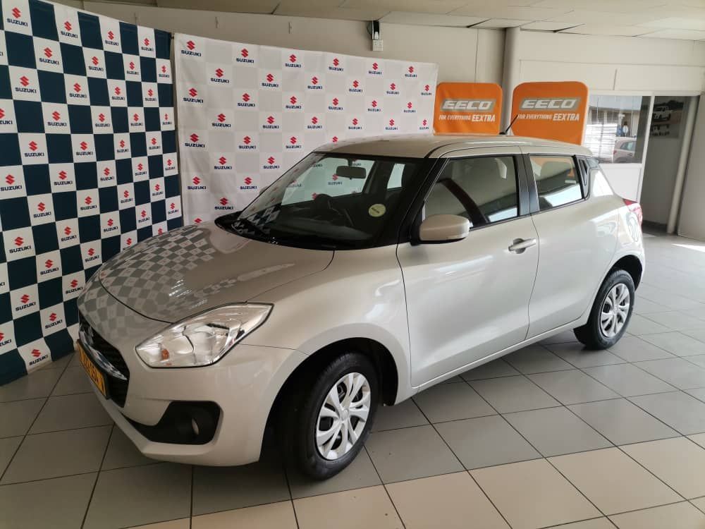 2022 Suzuki Swift photo 1
