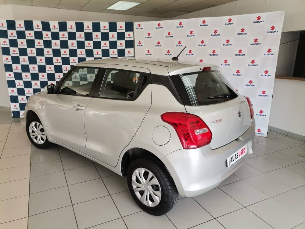 2022 Suzuki Swift photo 4