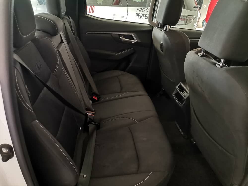 2022 Isuzu D-MAX photo 10