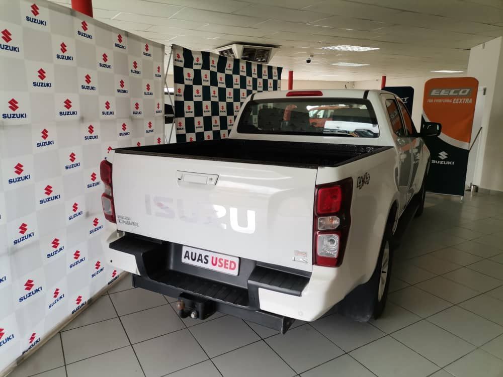 2022 Isuzu D-MAX photo 4