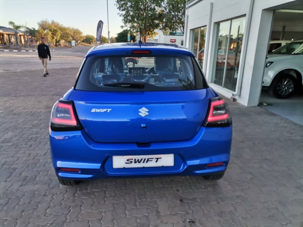 2025 Suzuki Swift photo 5