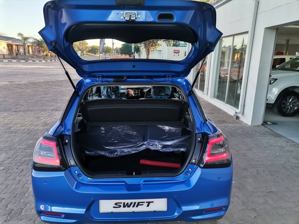 2025 Suzuki Swift photo 7