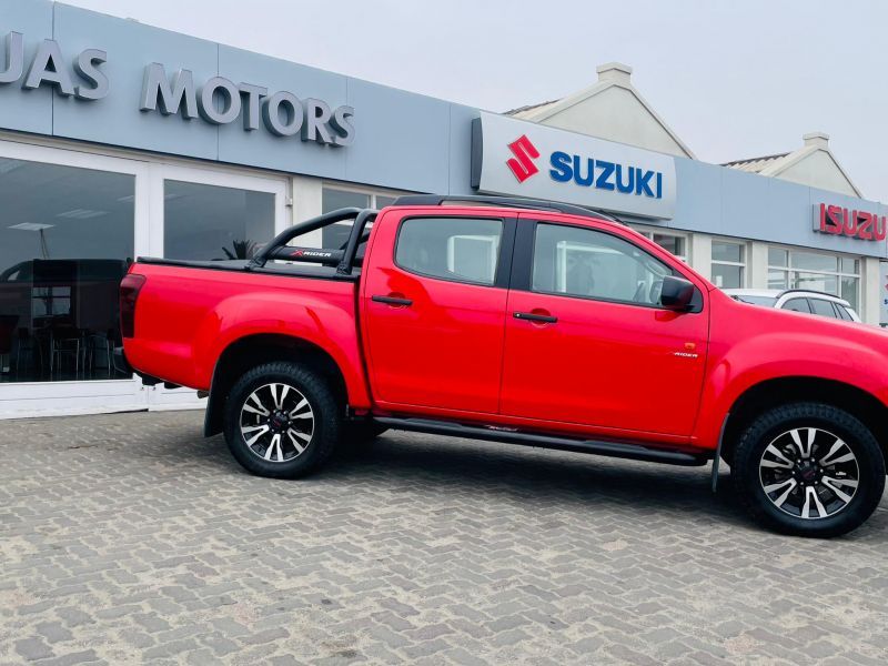 2021 Isuzu D-MAX photo 3
