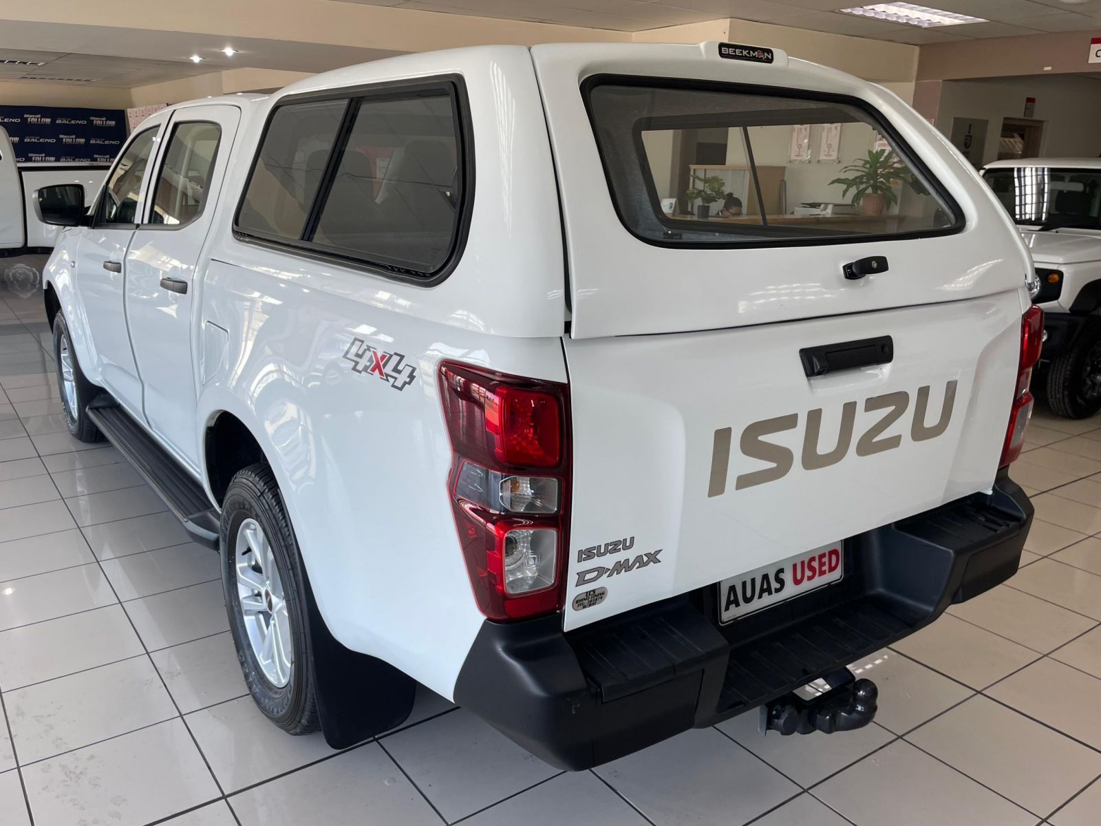 2025 Isuzu D-MAX photo 3