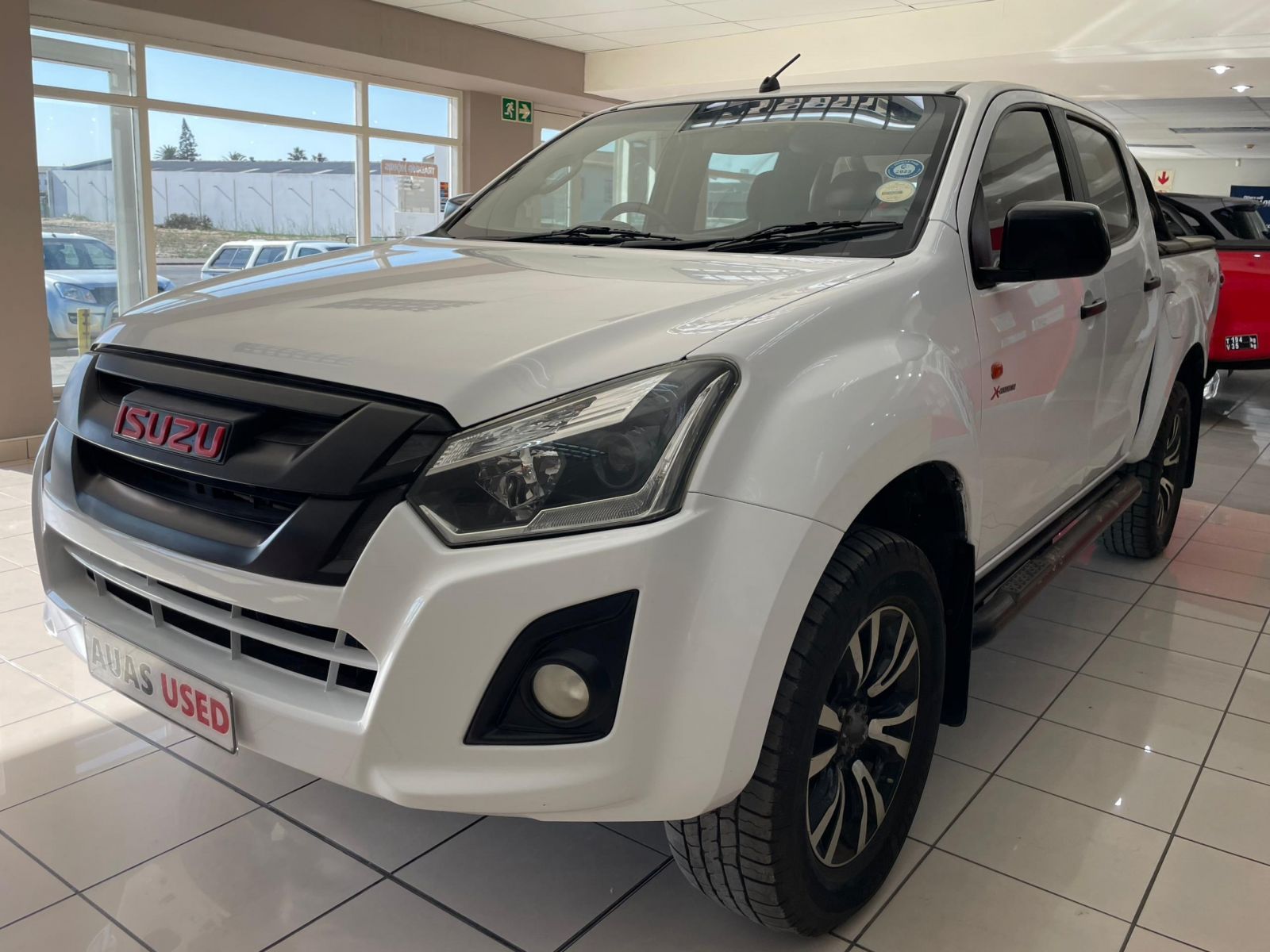 2018 Isuzu D-MAX photo 1