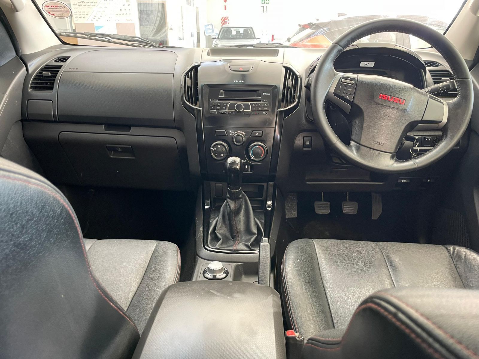 2018 Isuzu D-MAX photo 2