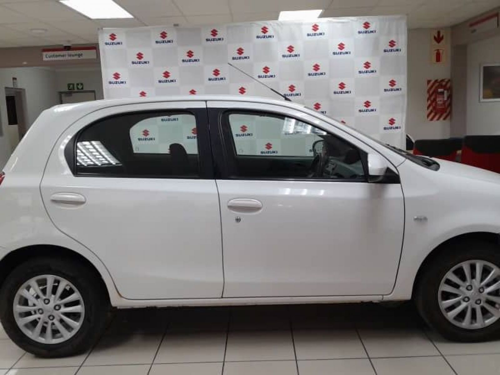 2019 Toyota Etios photo 3