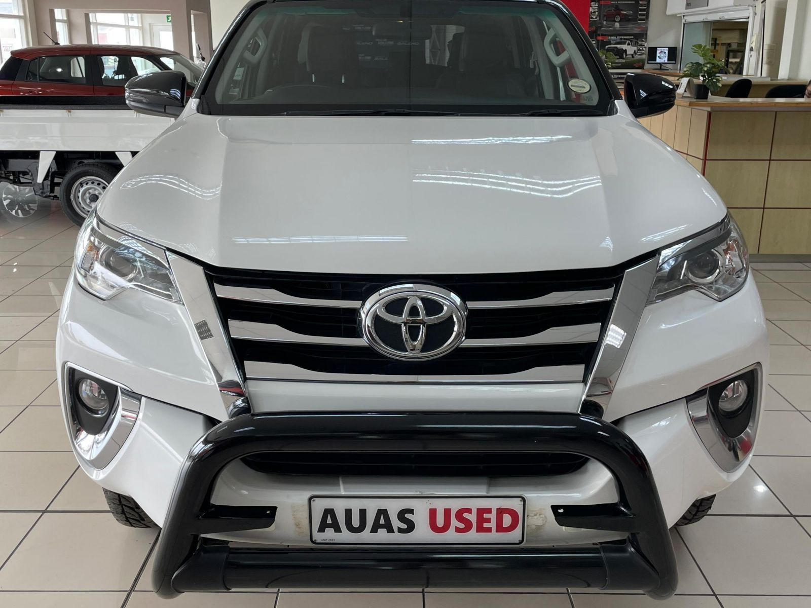 2020 Toyota Fortuner photo 1