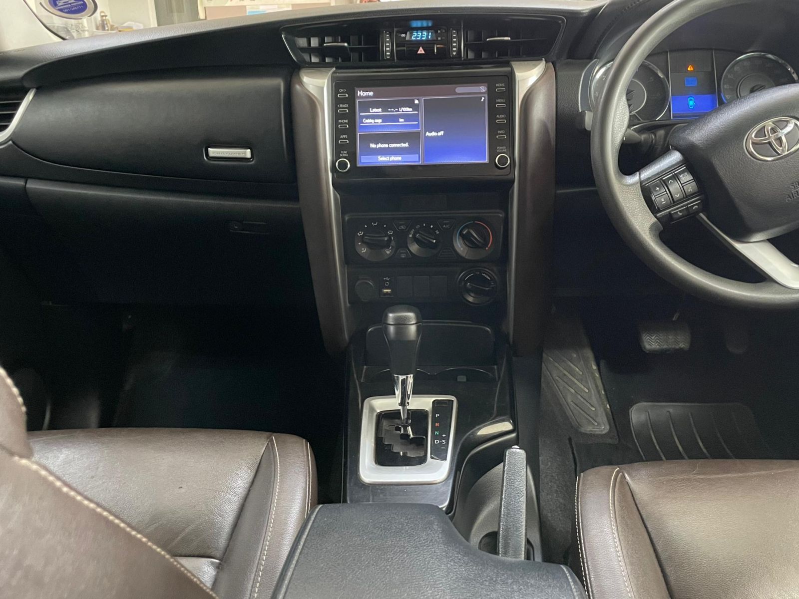 2020 Toyota Fortuner photo 4