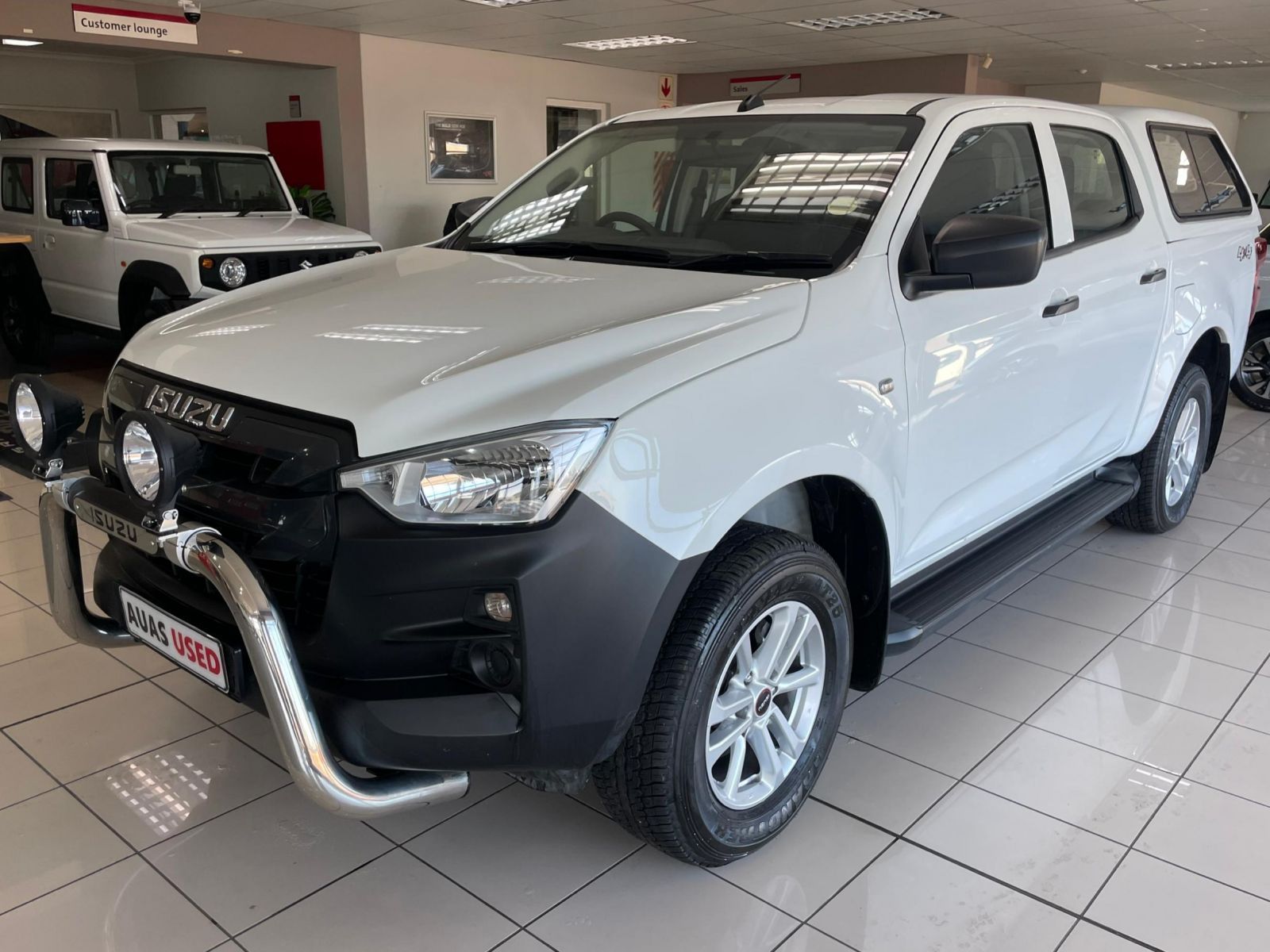 2025 Isuzu D-MAX photo 1