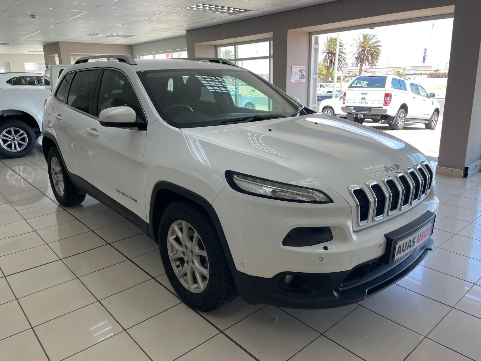 2020 Jeep Cherokee photo 1