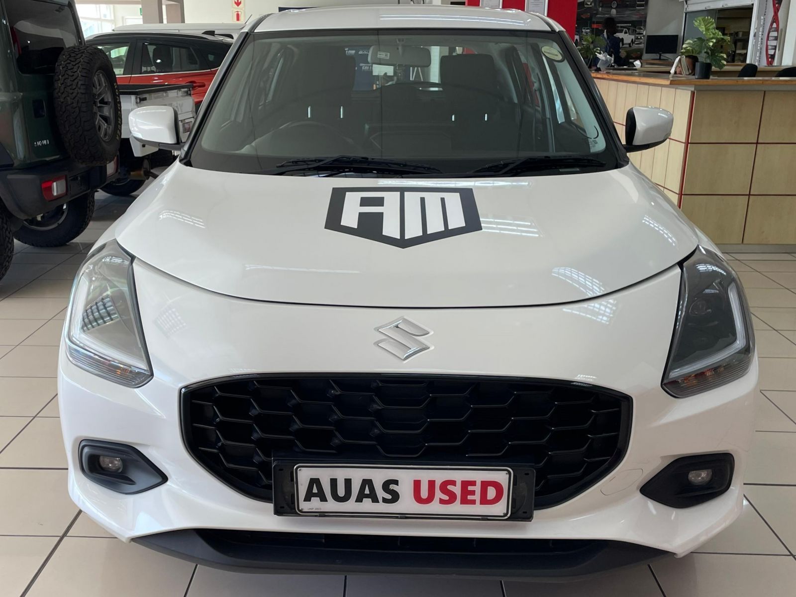 2024 Suzuki Swift photo 1