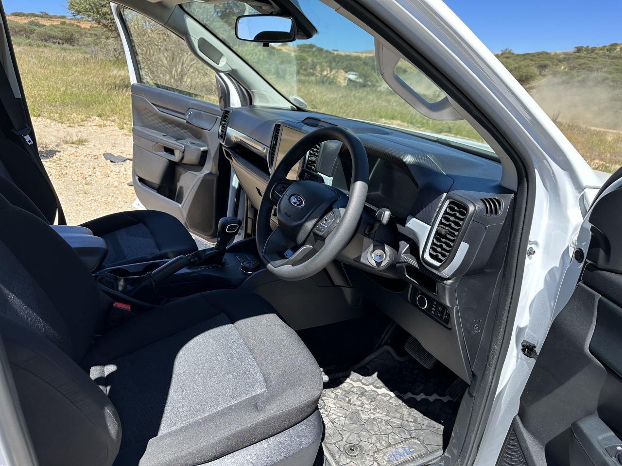 2022 Toyota Hilux 2.4 or Ford 2.2 photo 10