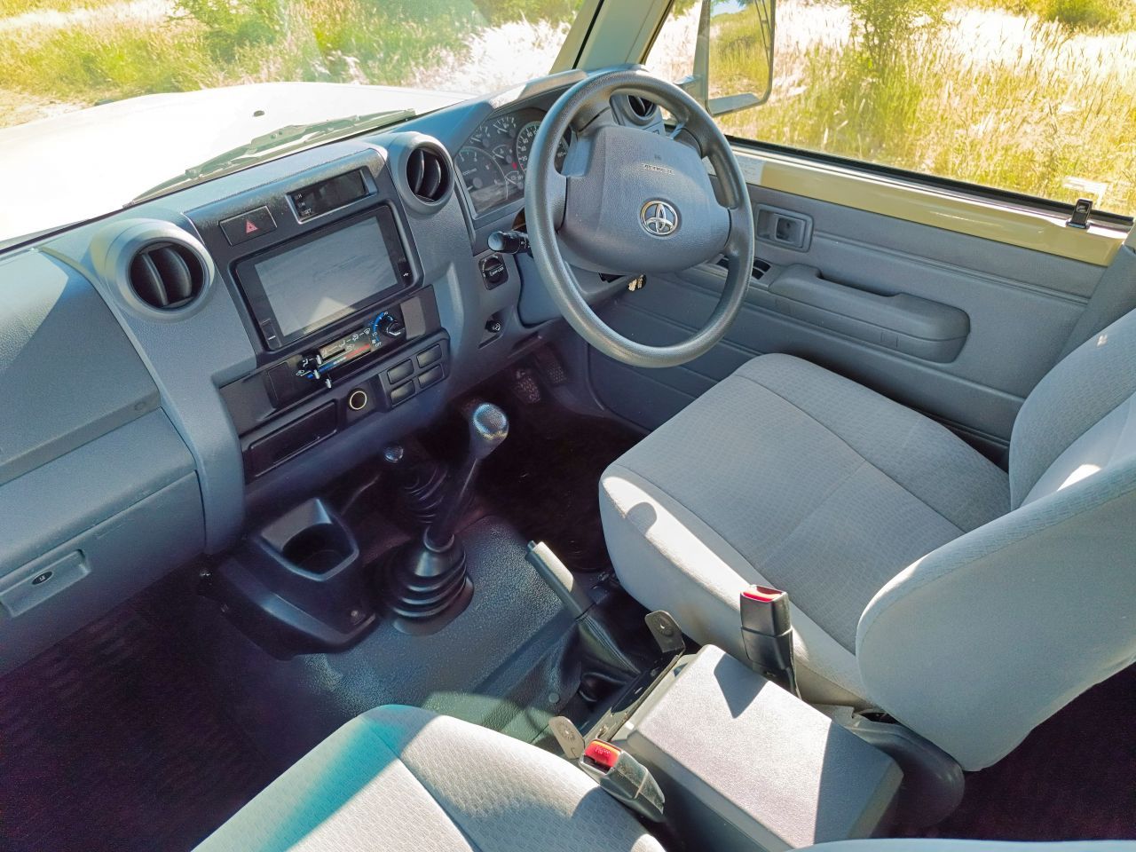 2018 Toyota Landcruiser  Double Cab 4.5 V8 or straight 6 4.2 photo 10