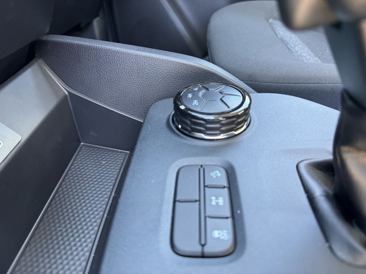 2021 Toyota Hilux 2.4 or Ford 2.2 photo 10