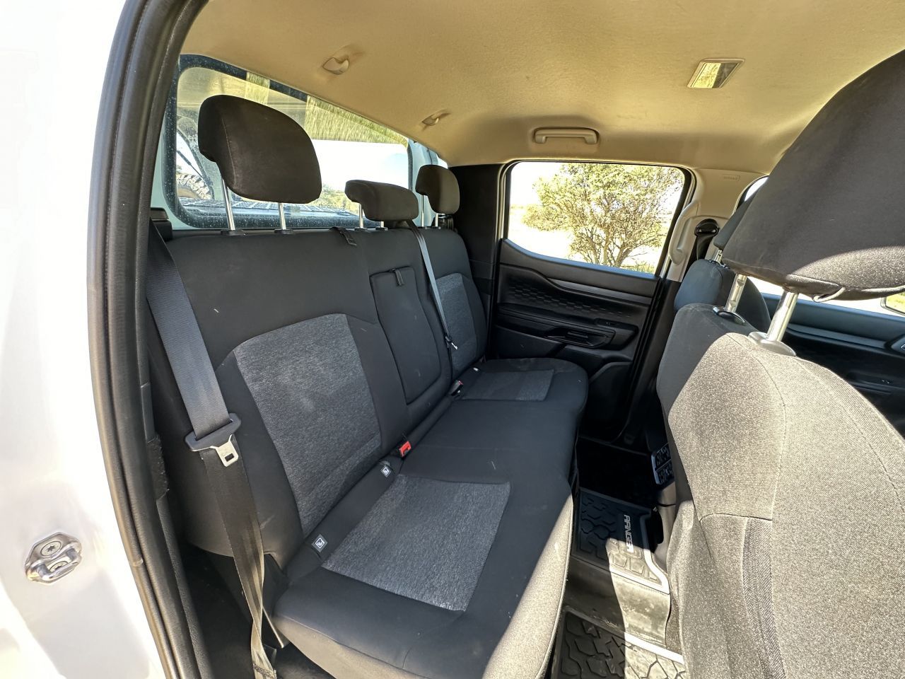 2021 Toyota Hilux 2.4 or Ford 2.2 photo 11