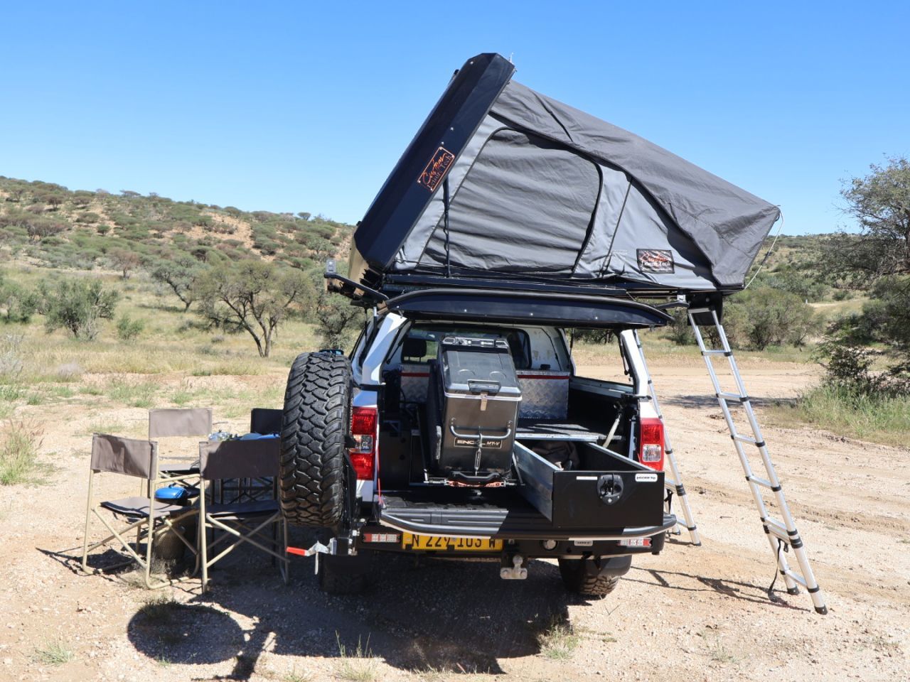 2021 Toyota Hilux 2.4 or Ford 2.2 photo 12