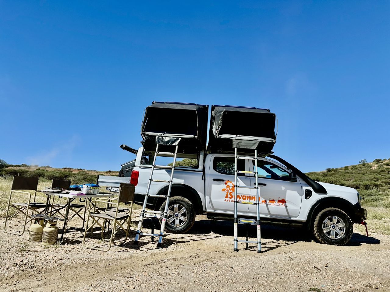 2021 Toyota Hilux 2.4 or Ford 2.2 photo 2