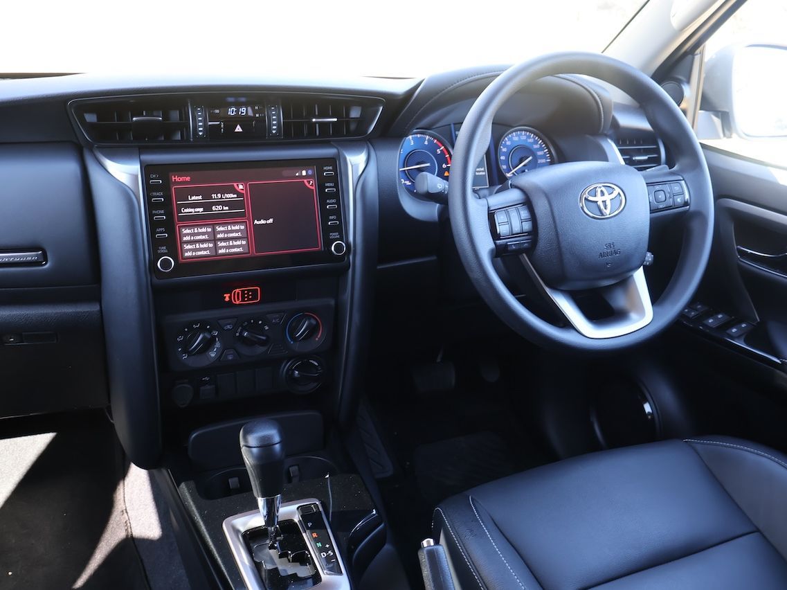 2021 Toyota Fortuner photo 6
