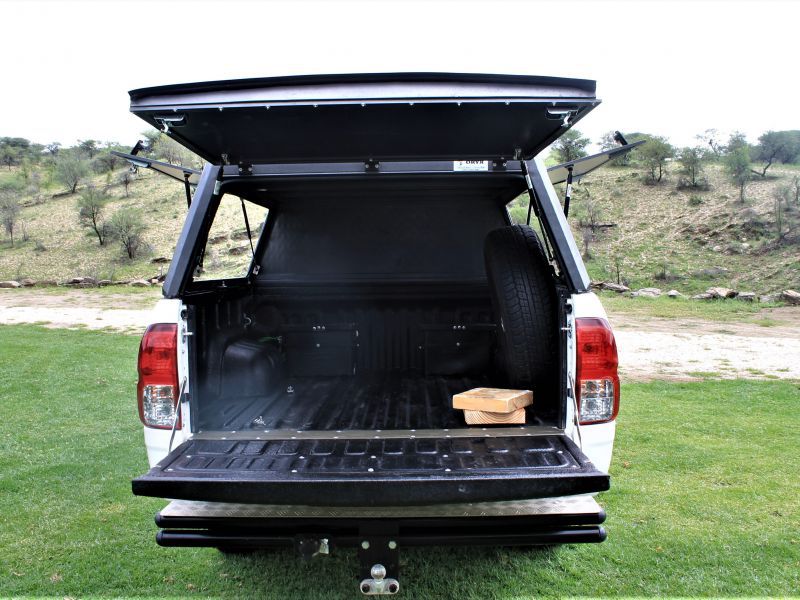 2022 Toyota Hilux photo 3