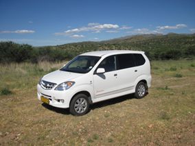 2017 Toyota Avanza photo 2