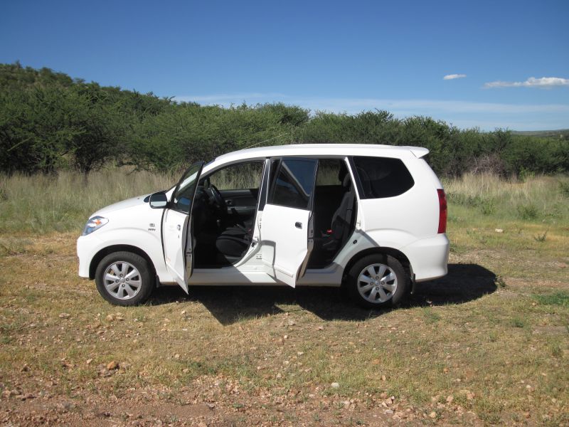 2017 Toyota Avanza photo 3