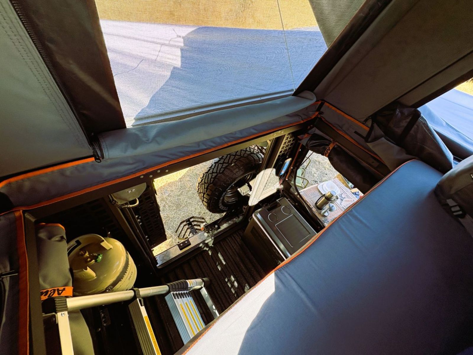 2025 Toyota Land Cruiser Camper 2.8 4x4 (Can be Brown or White) photo 17