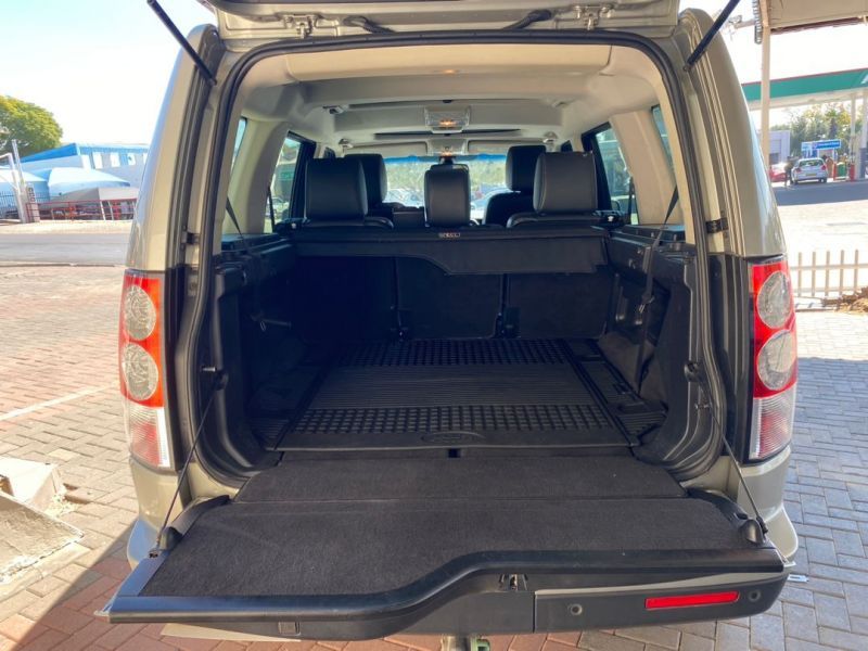 2013 Land Rover Discovery 4 photo 15