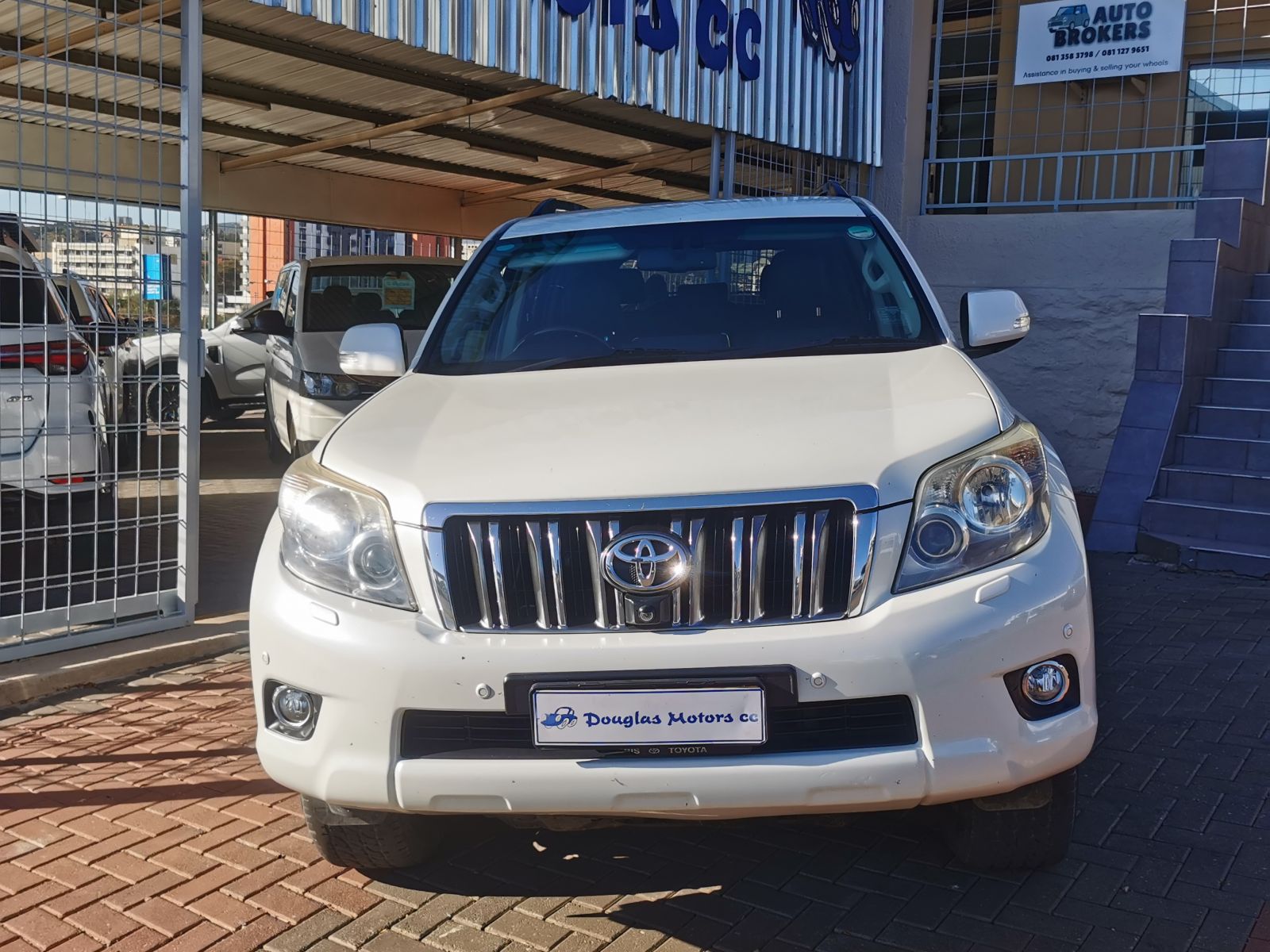 2010 Toyota Prado photo 2