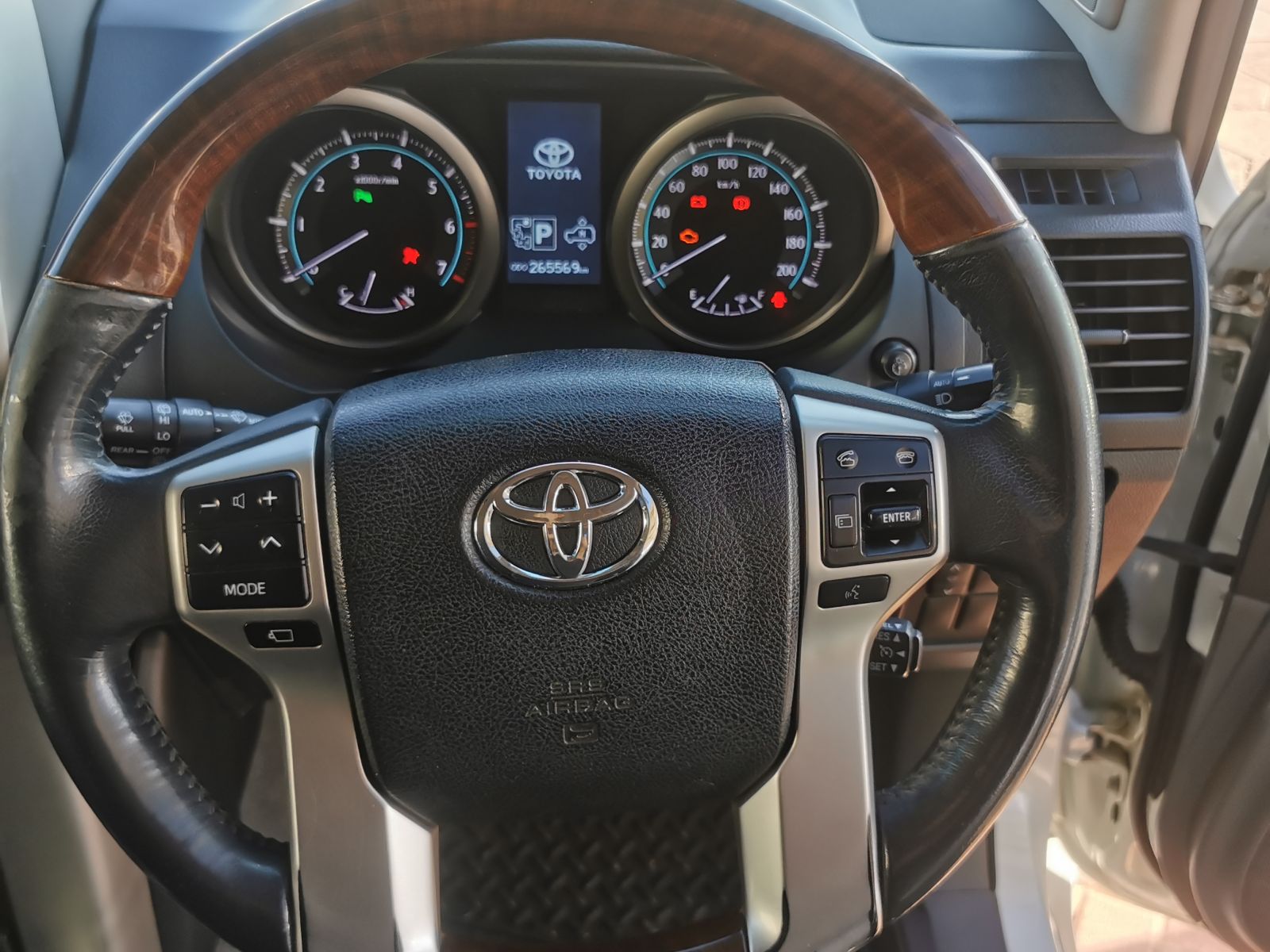 2010 Toyota Prado photo 4