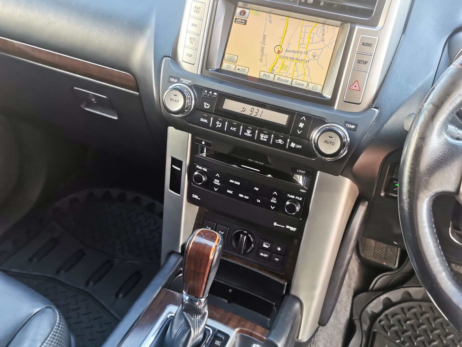2010 Toyota Prado photo 6