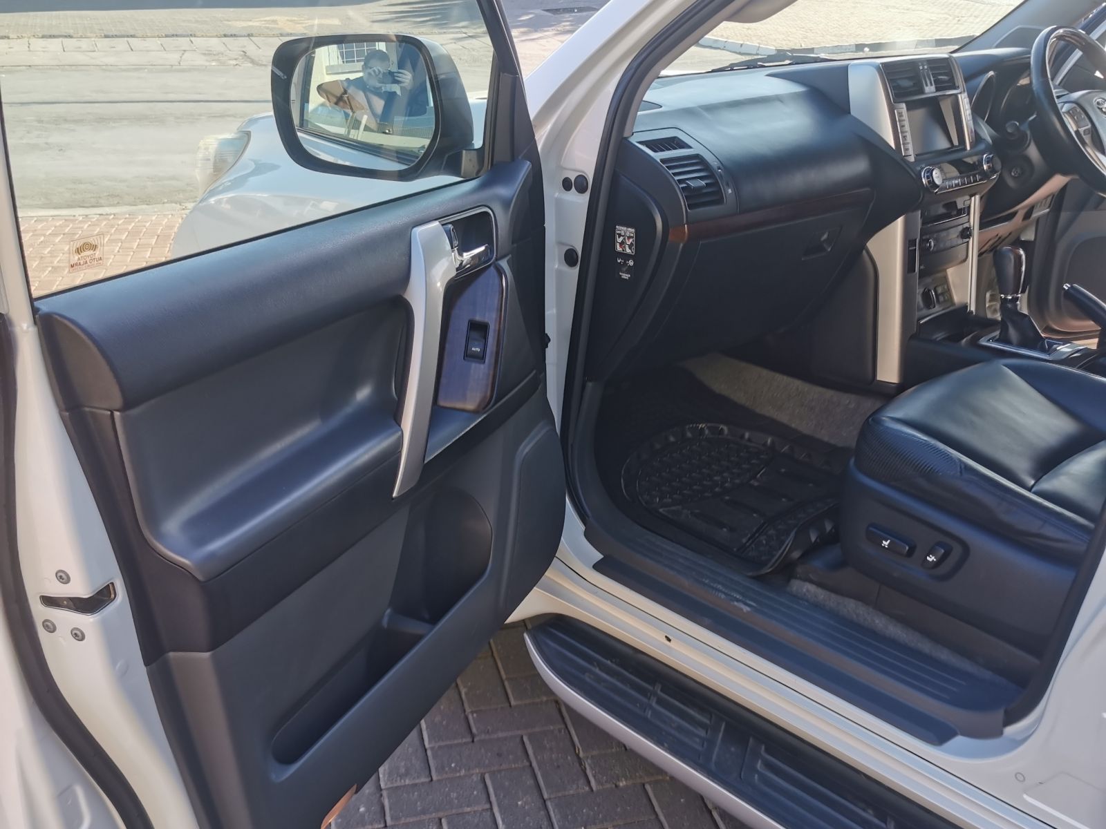 2010 Toyota Prado photo 7