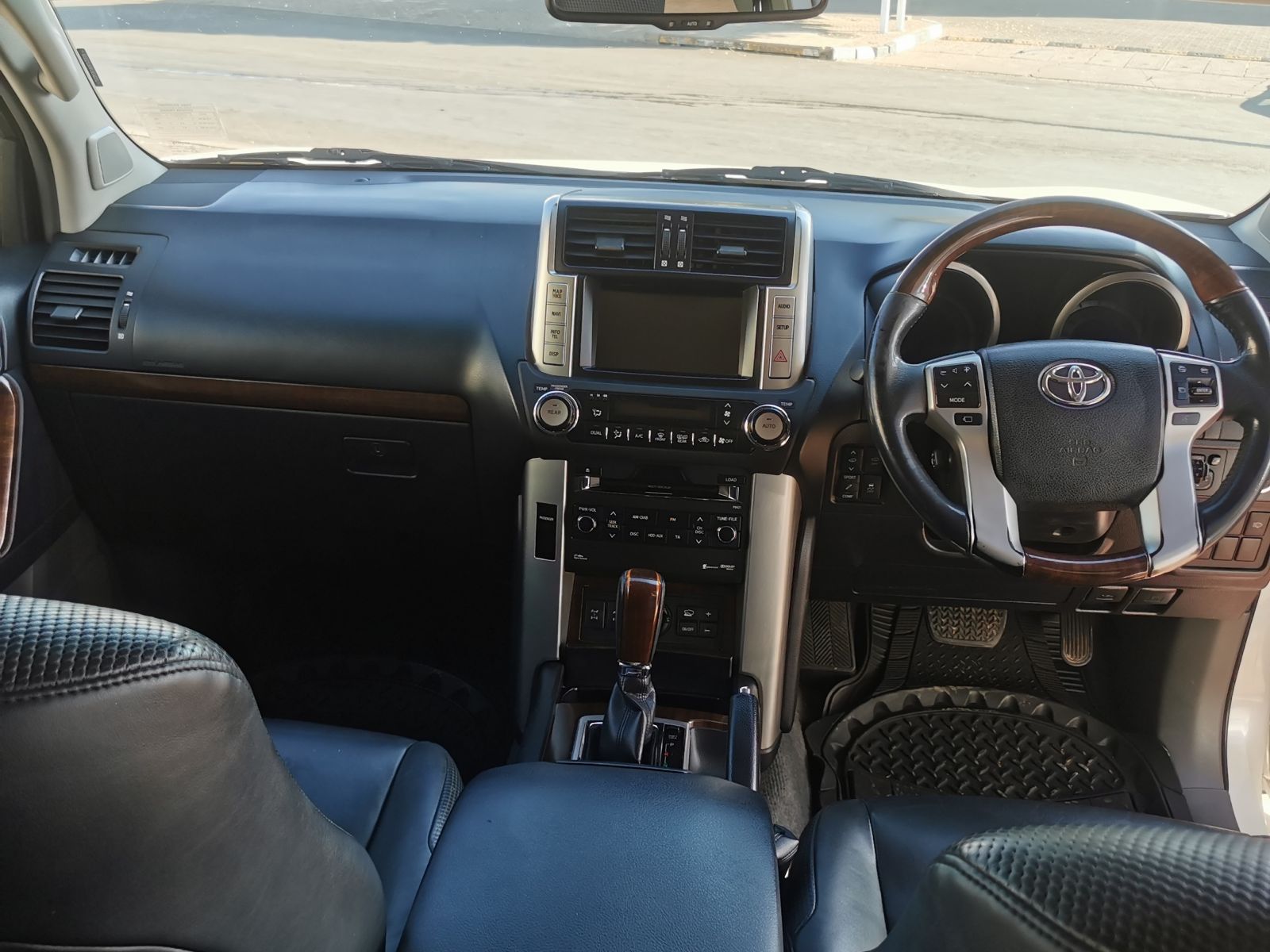 2010 Toyota Prado photo 9