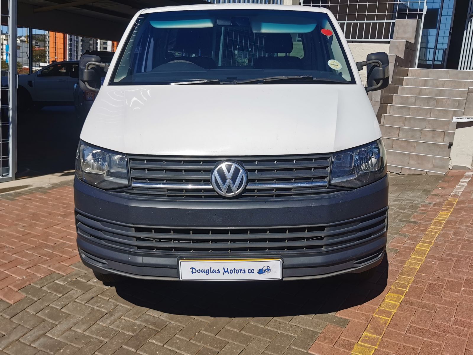 2015 Volkswagen Transporter T5 2.0TDi F/cab LWB photo 2