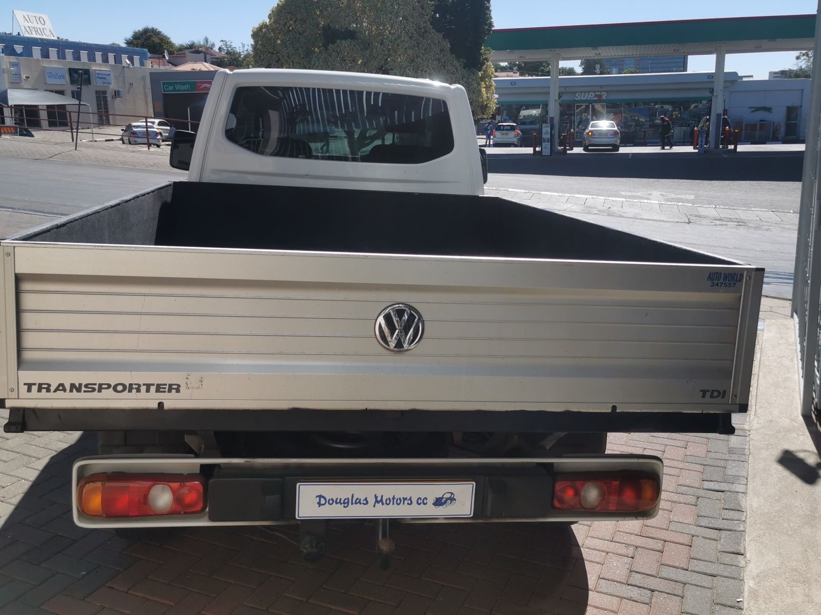 2015 Volkswagen Transporter T5 2.0TDi F/cab LWB photo 6