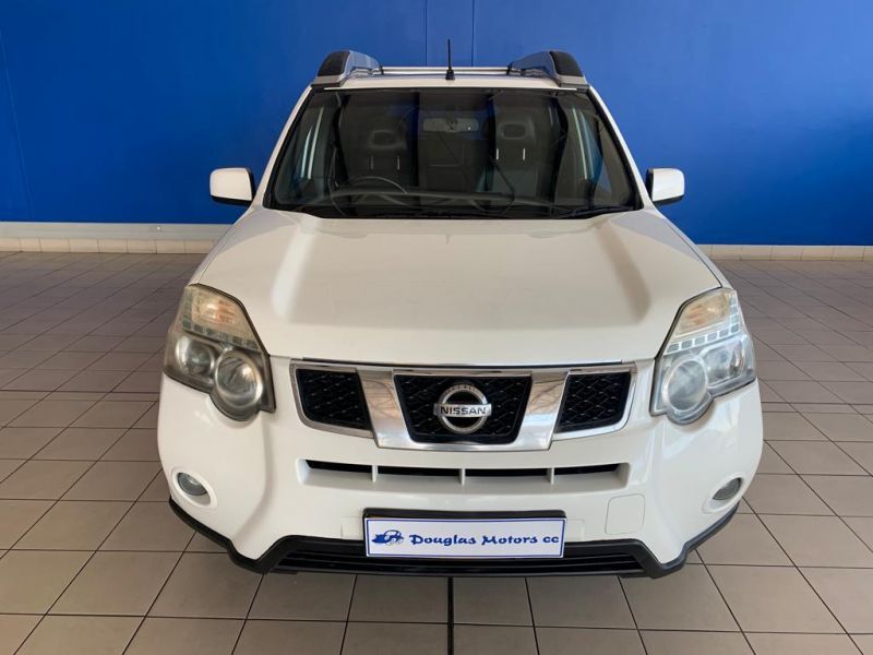 2010 Nissan X-trail photo 2