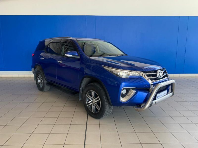 2016 Toyota Fortuner photo 3