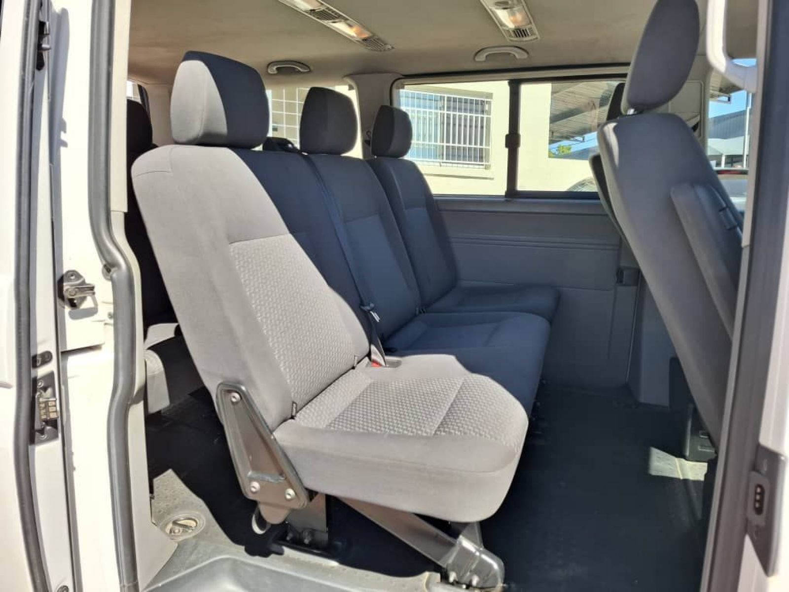 2015 Volkswagen Kombi photo 13