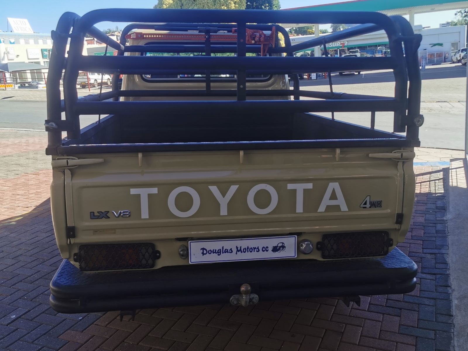 2015 Toyota Land Cruiser photo 10