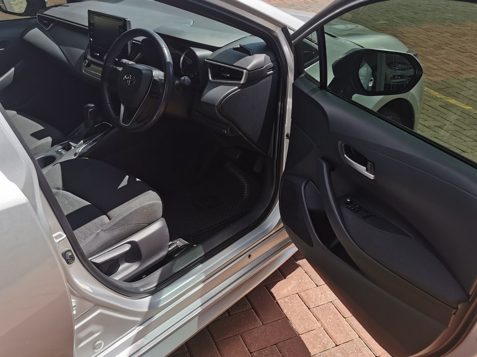 2020 Toyota Corolla photo 3