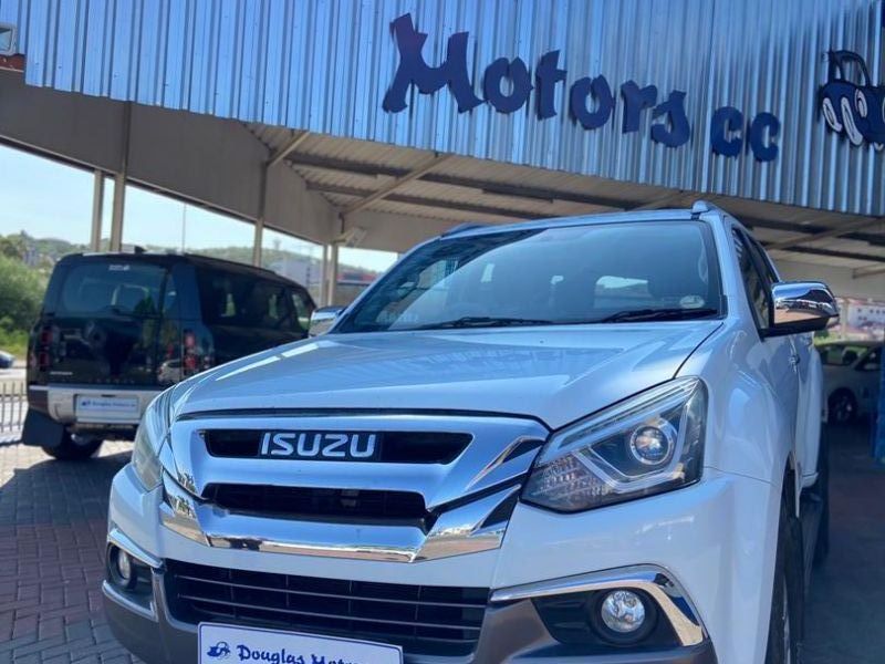 2018 Isuzu MU-X photo 2