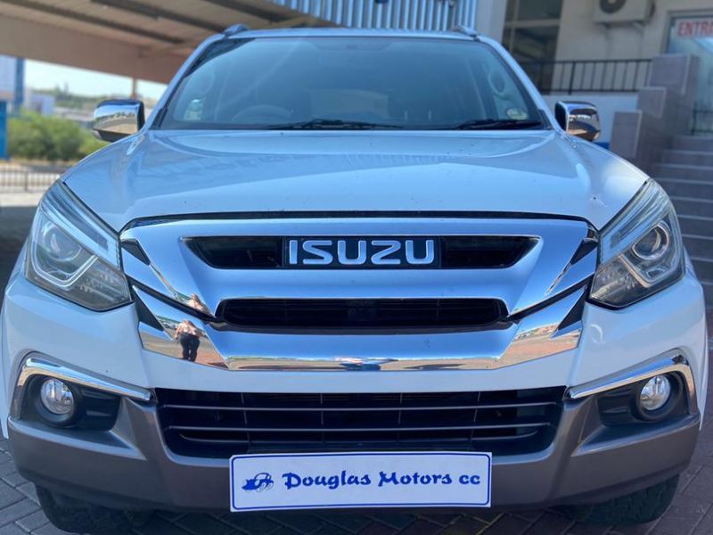 2018 Isuzu MU-X photo 3