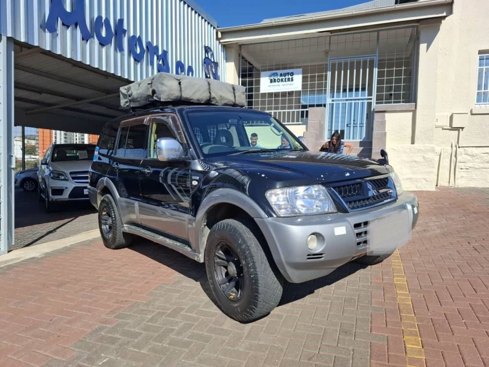 2003 Mitsubishi Pajero photo 3