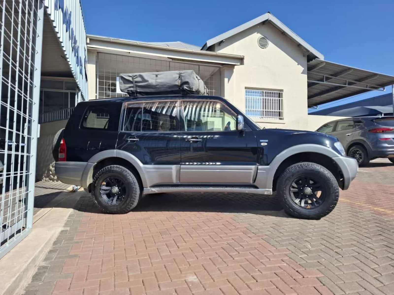 2003 Mitsubishi Pajero photo 6