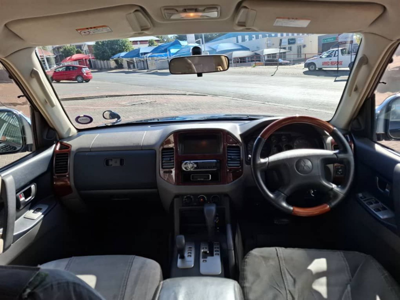 2003 Mitsubishi Pajero photo 8